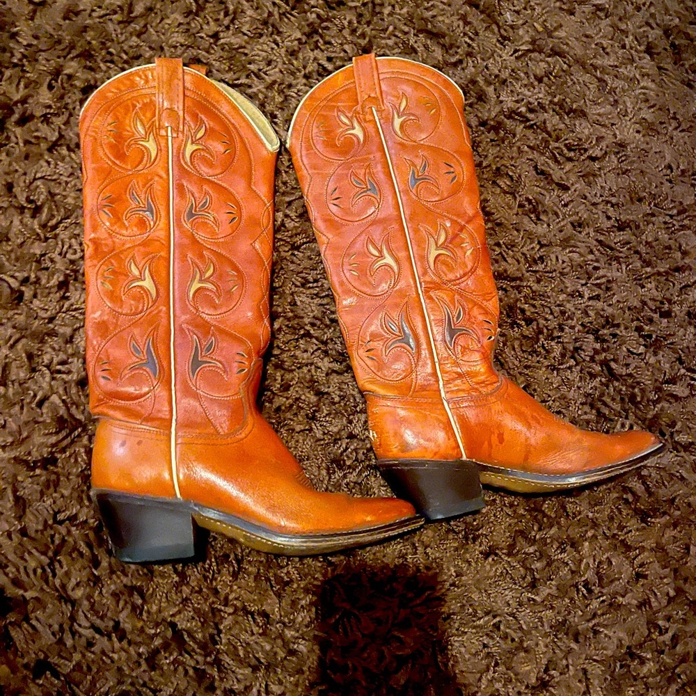 Vintage— size 6— perfect condition